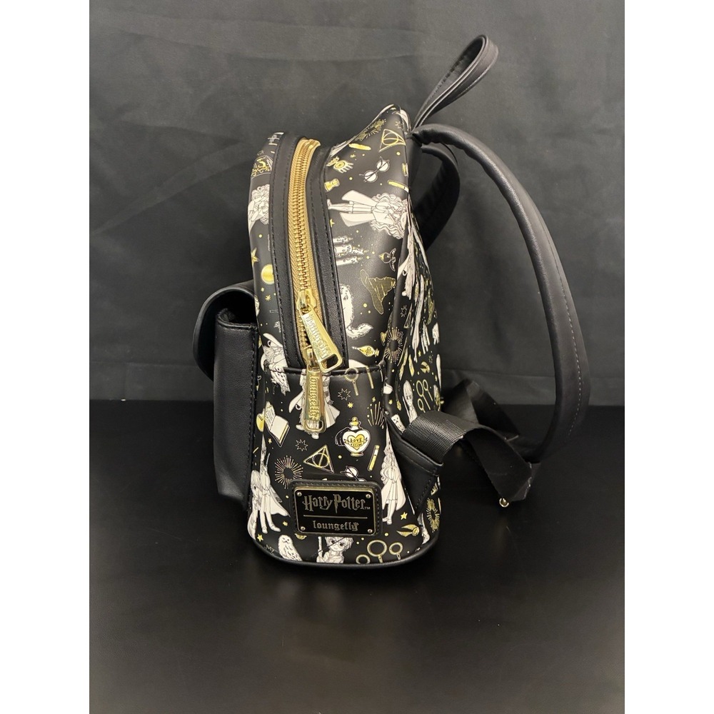 Loungefly Harry Potter Hogwarts Crest Mini Backpack Black/Gold - Picture 2 of 3